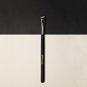 Angled  eyeliner brush