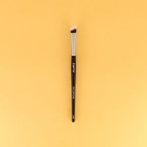 S48 angled eyeshadow brush