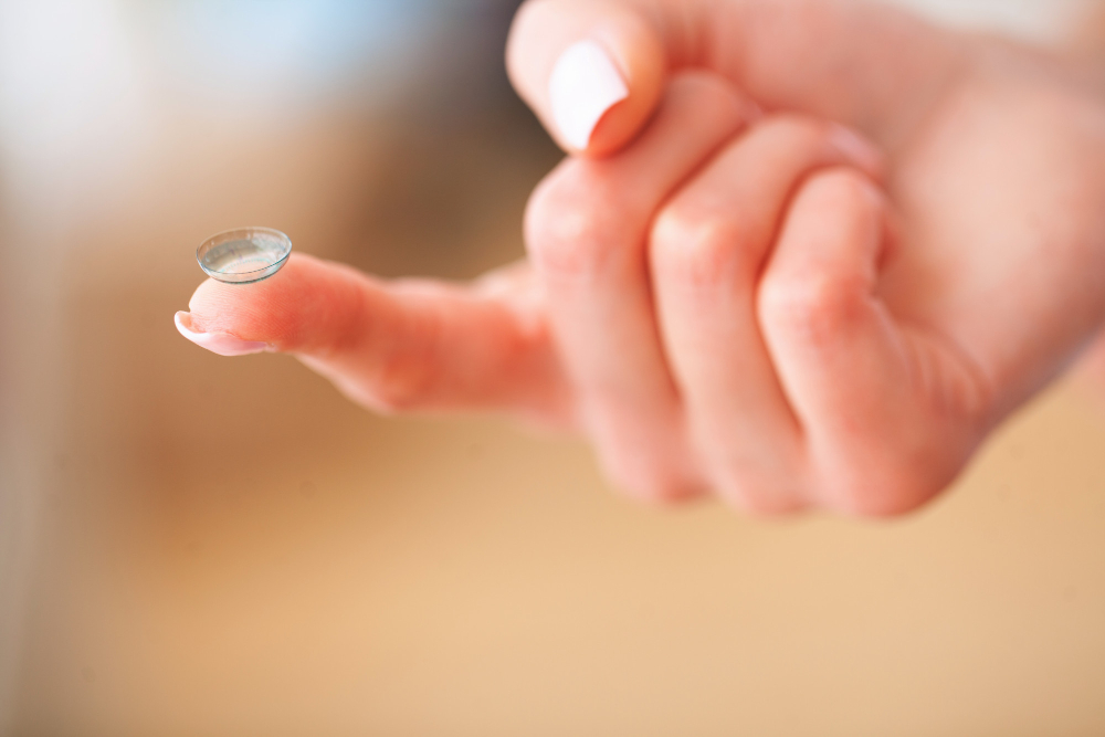 The History of Contact Lenses: From Ancient Times to Modern Innovations