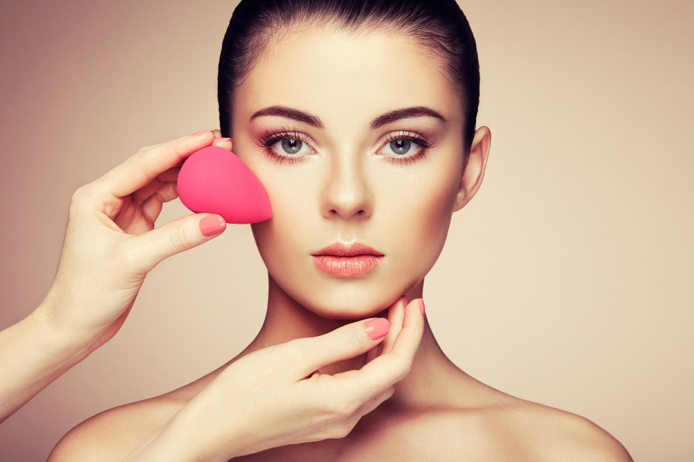 The Benefits of Using a Premium Beauty Sponge Over Traditional Brushes