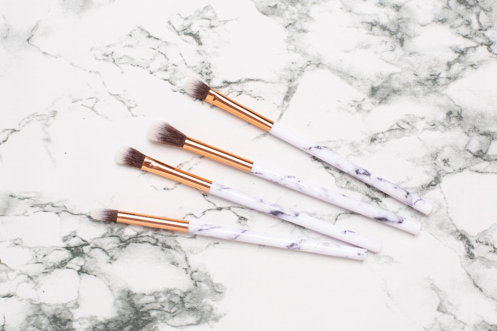 Achieving the Perfect Eye Look with Eyeshadow Brushes: A Step-by-Step Guide