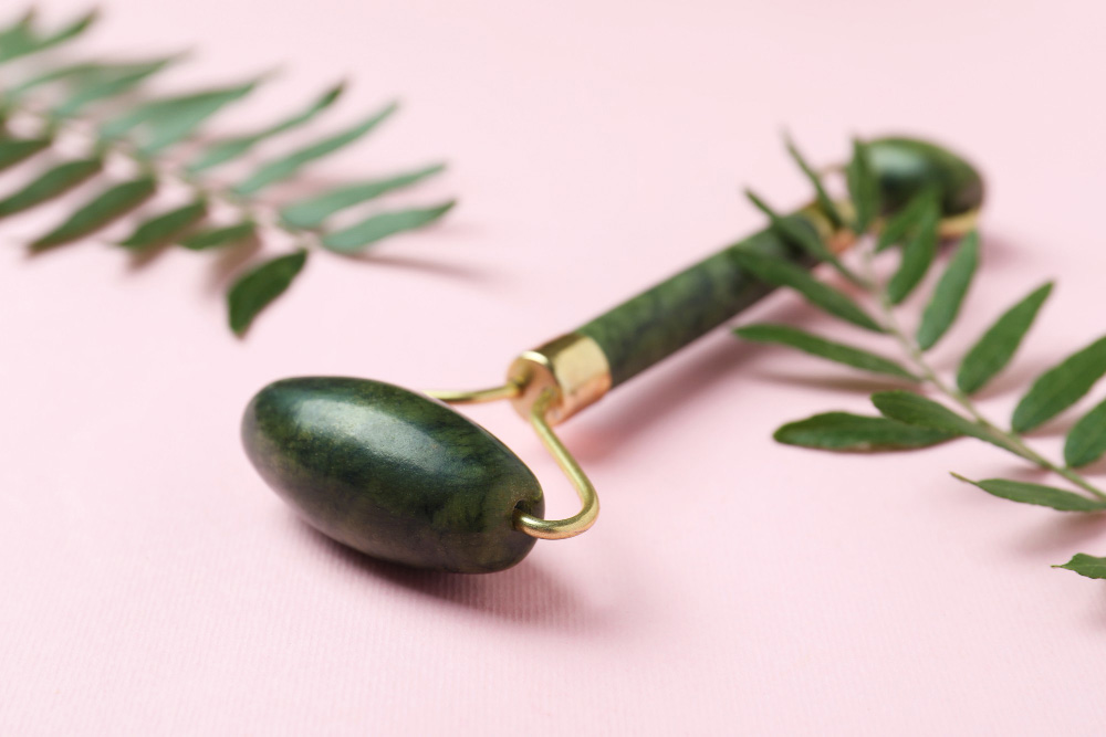 The Benefits of Incorporating a Jade Roller into Your Skincare Routine