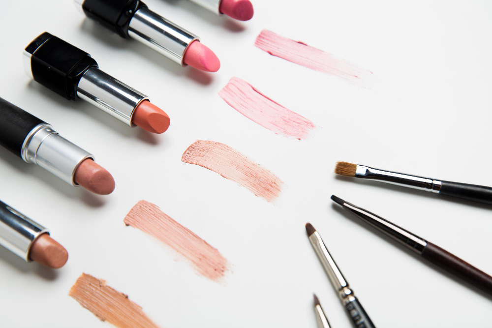 Makeup Brushes for Lipstick Application: Creating the Perfect Pout