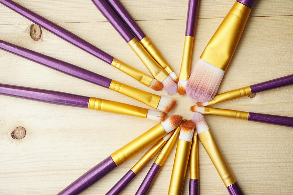 Professional Makeup Brushes vs. Drugstore Options: Is There a Difference?
