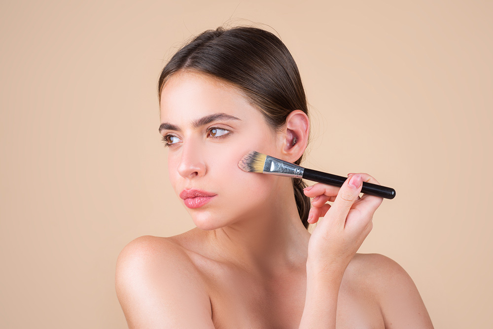 Achieving a Lit-from-Within Glow: Using Highlighter to Enhance Your Complexion