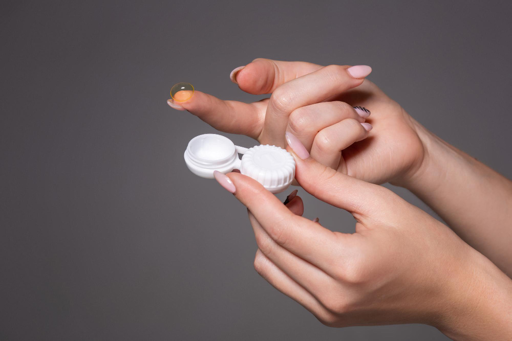 Extended Wear Contact Lenses: Are They Right for You?
