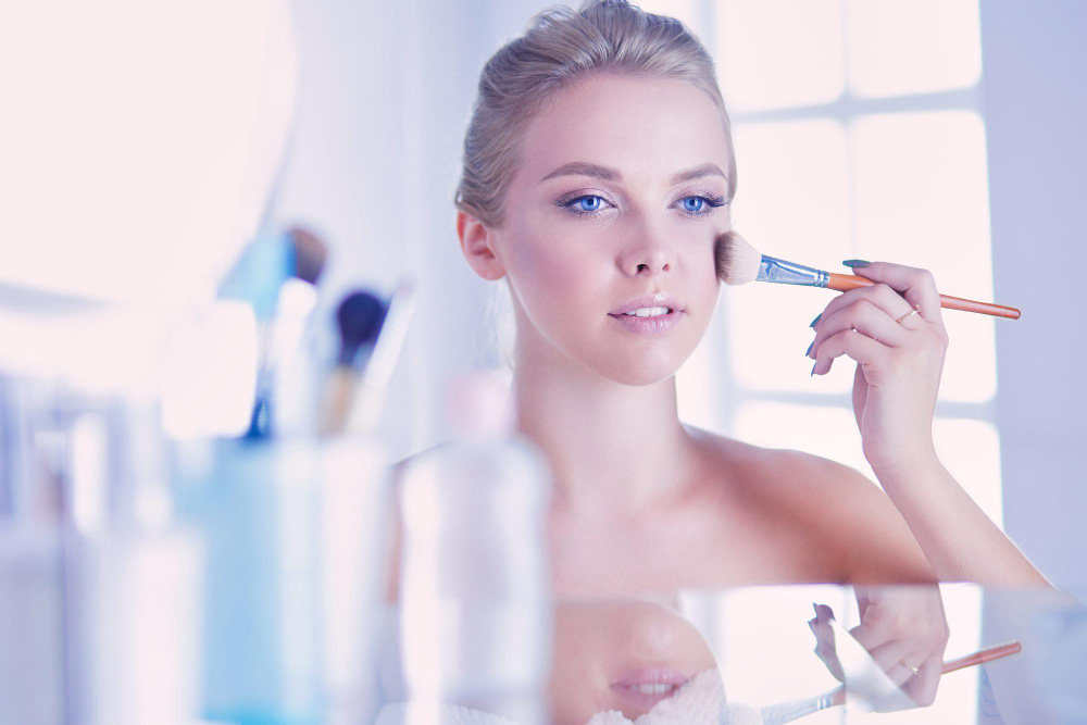 The Benefits of Contouring: Enhancing Your Natural Beauty with Makeup