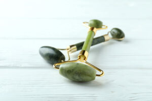 Jade Roller for Dry Skin: Hydrating and Nourishing Your Complexion