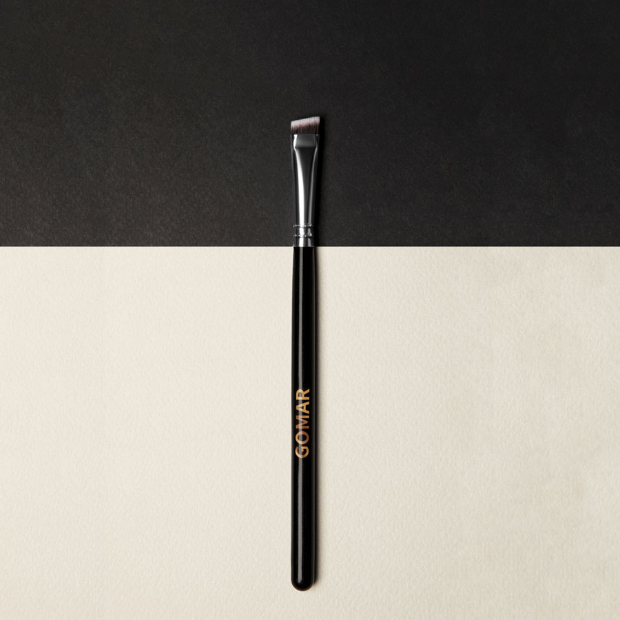 Angled  eyeliner brush
