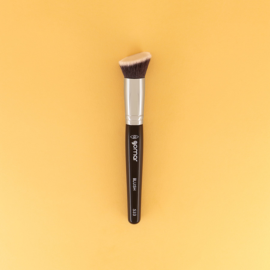 S33 blush brush