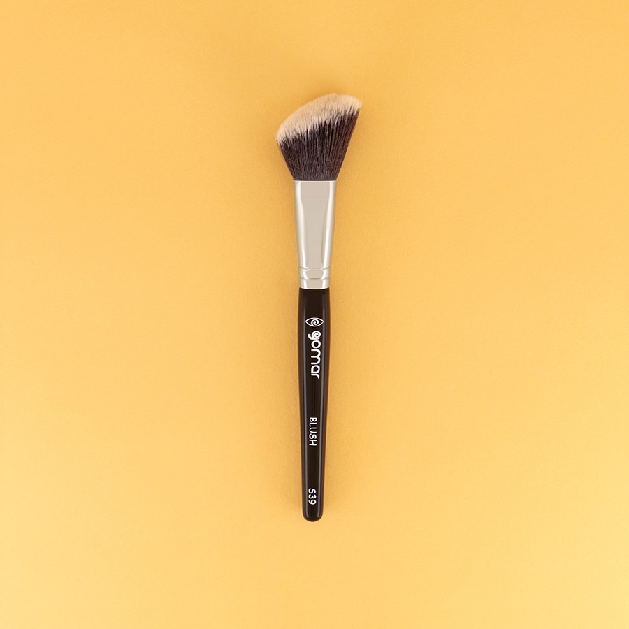 S39 blush brush