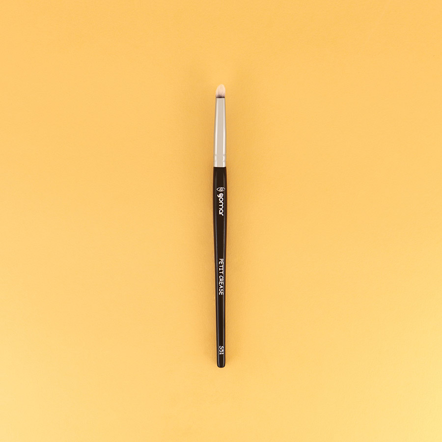 S51 petite crease brush