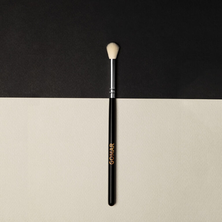Blending eyeshadow brush