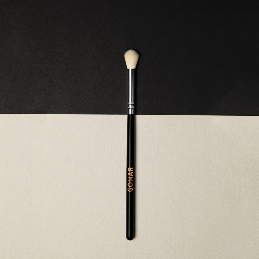 Blending eyeshadow brush