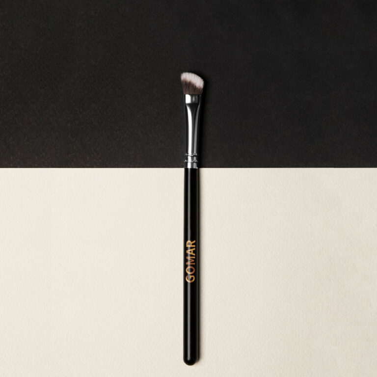 Eyeshadow angled brush