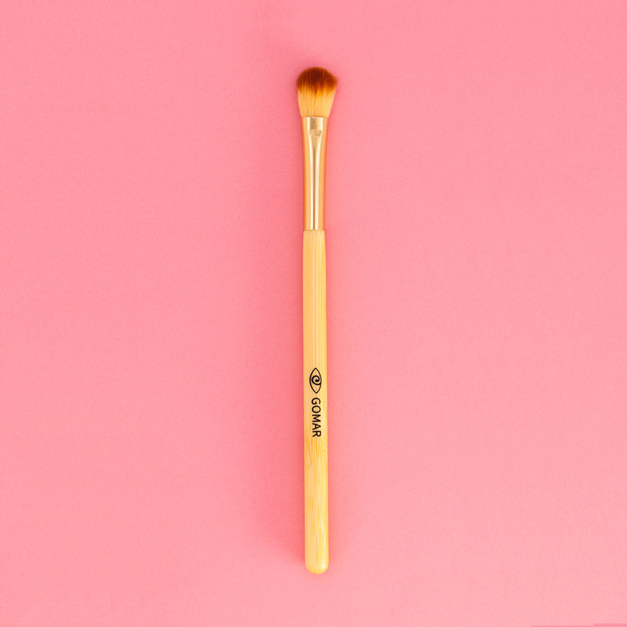 Eyeshadow blending brush
